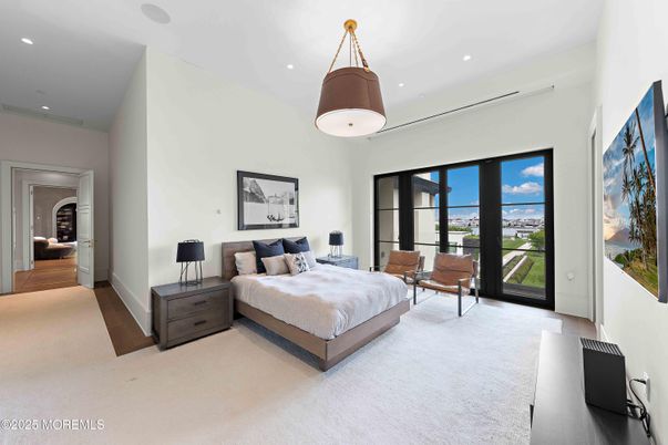 Bedroom, Interior, Recessed Lighting, Water