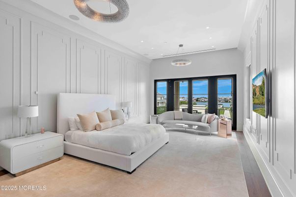 Bedroom, Interior, Recessed Lighting, Water