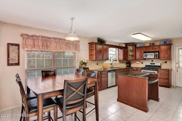 Dining room, Interior, Kitchen, Stainless Steel Appliances