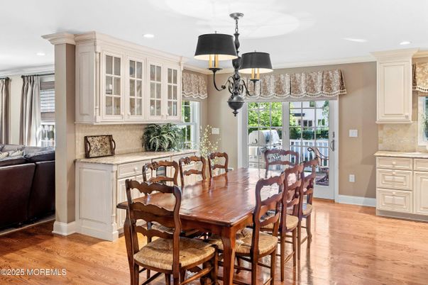 Chandelier, Dining room, Interior, Recessed Lighting, Wood Texture Flooring