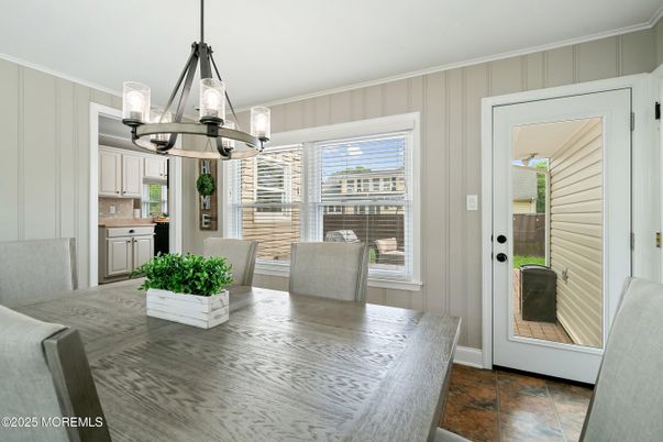 Chandelier, Dining room, Interior, Pendant Lights