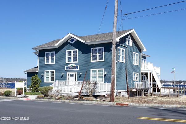 Exterior, Facade, Queen Anne Victorian