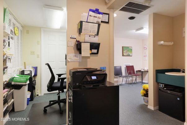Home Office, Interior
