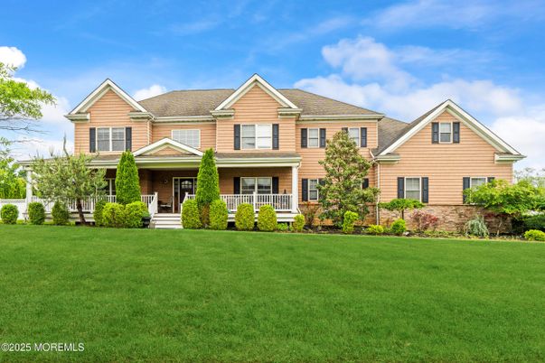 Exterior, Facade, Farmhouse