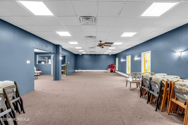 Empty room, Interior, Recessed Lighting