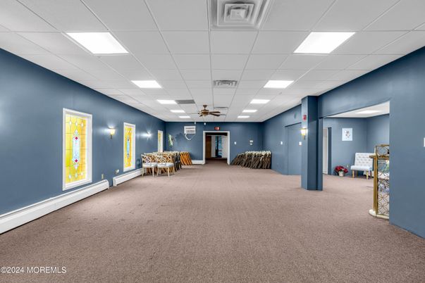 Empty room, Interior, Recessed Lighting