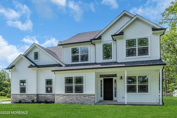 Exterior, Facade, Farmhouse