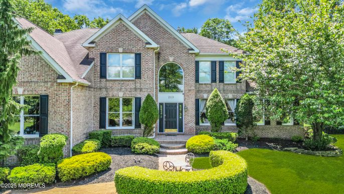 Exterior, Facade, Brick Facade, Brick Traditional