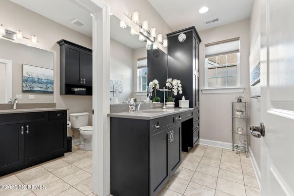Bathroom, Dual Sink Vanities, Interior, Recessed Lighting