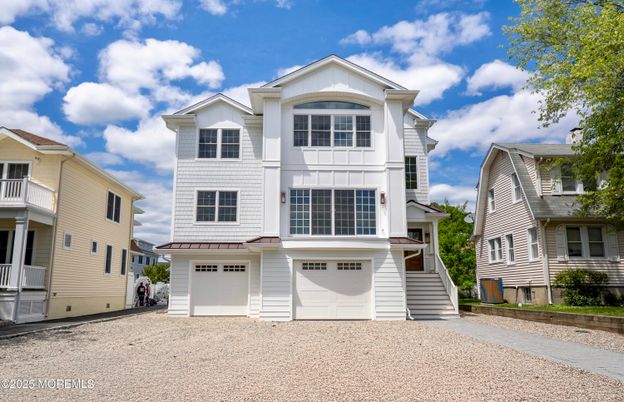Attached, Exterior, Facade, Rowhouse