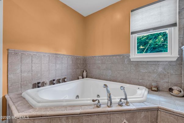 Bathroom, Interior, Tile Countertops