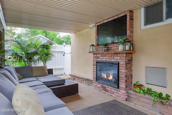 Exterior, Fireplace
