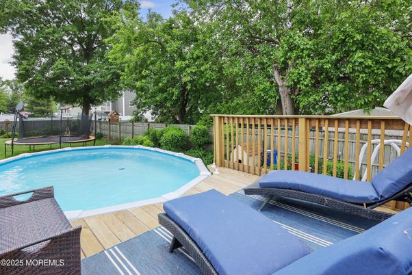 Exterior, Playground, Pool