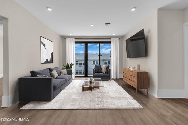 Interior, Living room, Recessed Lighting, Water, Wood Texture Flooring
