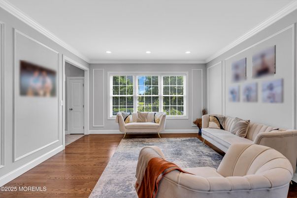 Interior, Living room, Recessed Lighting, Wood Texture Flooring
