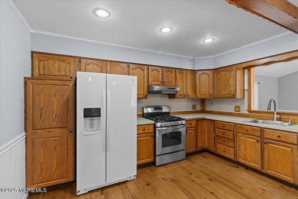 Interior, Kitchen, Recessed Lighting, Wood Texture Flooring