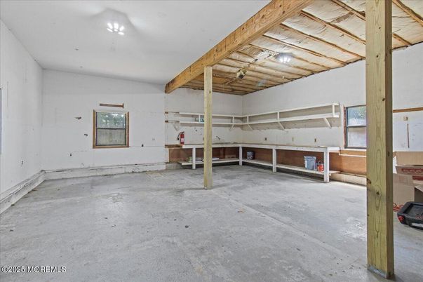 Empty room, Interior, Wooden Beams