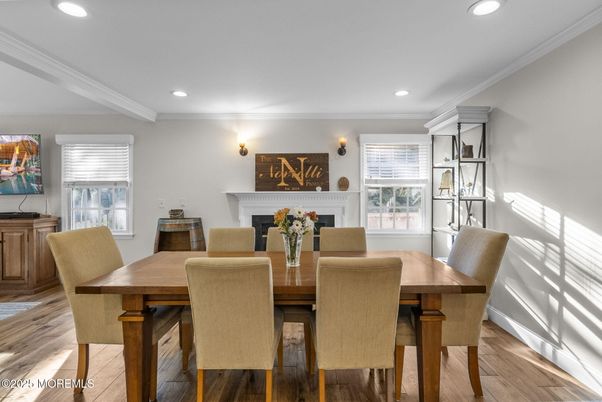Dining room, Fireplace, Interior, Recessed Lighting, Wood Texture Flooring