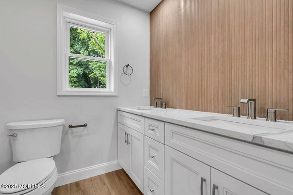 Bathroom, Dual Sink Vanities, Interior, Wood Texture Flooring