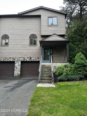 Attached, Exterior, Facade, Raised Ranch