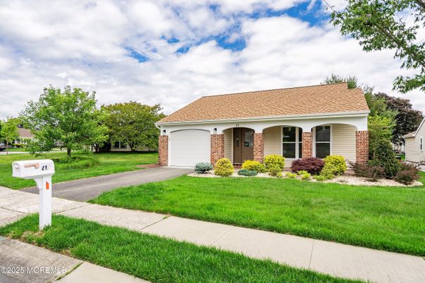 Attached, Exterior, Facade, Brick Facade, Ranch