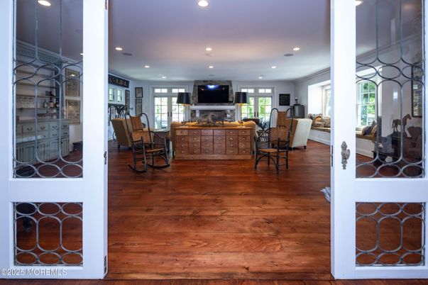 Interior, Recessed Lighting, Wood Texture Flooring