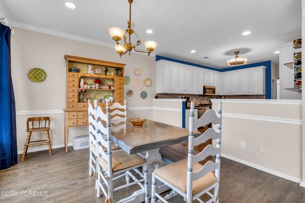 Chandelier, Dining room, Interior, Kitchen, Pendant Lights, Recessed Lighting, Wood Texture Flooring