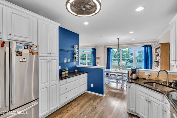 Dining room, Interior, Kitchen, Pendant Lights, Recessed Lighting, Wood Texture Flooring