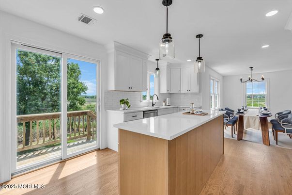 Dining room, Interior, Kitchen, Pendant Lights, Recessed Lighting, Wood Texture Flooring