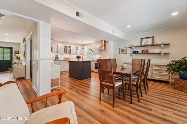 Dining room, Interior, Kitchen, Pendant Lights, Recessed Lighting, Wood Texture Flooring