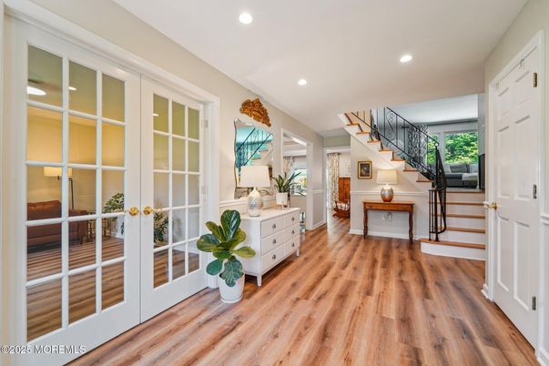 Interior, Recessed Lighting, Wood Texture Flooring
