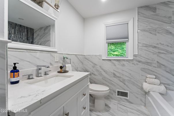 Bathroom, Interior, Marble, Marble Walls, Recessed Lighting