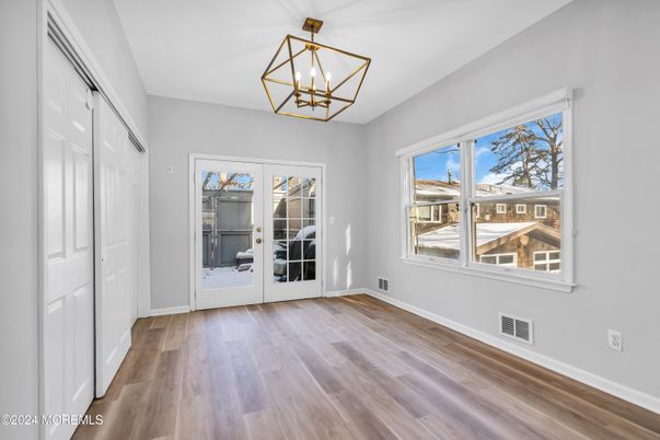 Empty room, Interior, Pendant Lights, Wood Texture Flooring