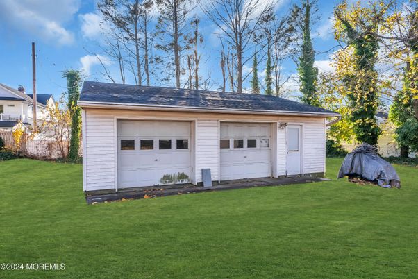 Detached Garage, Exterior