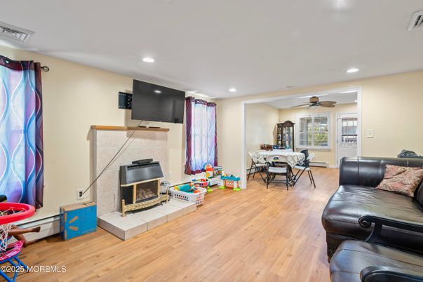 Dining room, Fireplace, Interior, Recessed Lighting, Wood Texture Flooring