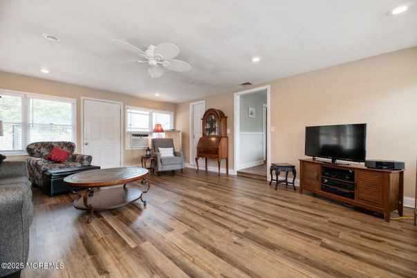 Interior, Living room, Recessed Lighting, Wood Texture Flooring