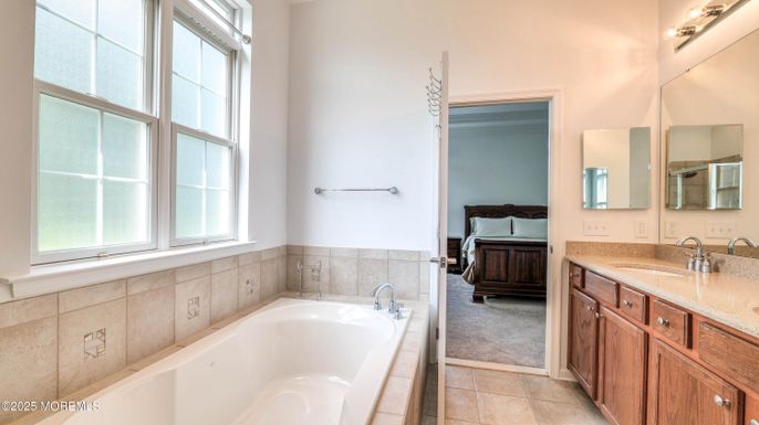 Bathroom, Bedroom, Dual Sink Vanities, Interior