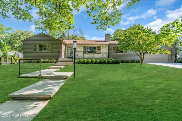 Backyard, Exterior, Facade, Split Level