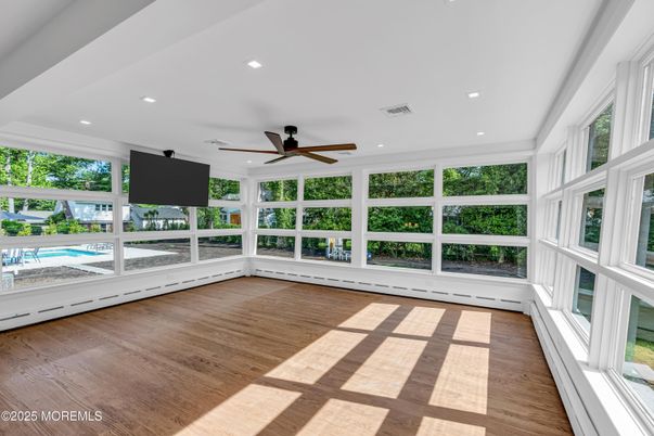 Empty room, Interior, Recessed Lighting, Wood Texture Flooring