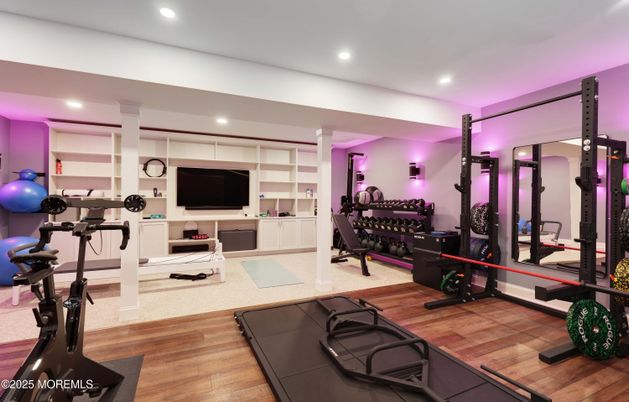 Fitness Equipment, Interior, Recessed Lighting, Wood Texture Flooring