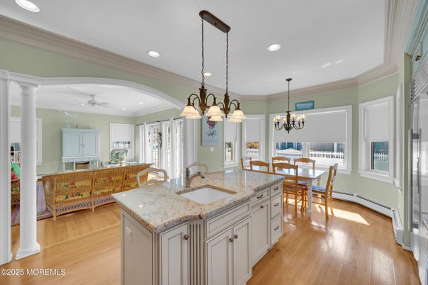Chandelier, Dining room, Interior, Kitchen, Pendant Lights, Recessed Lighting, Wood Texture Flooring