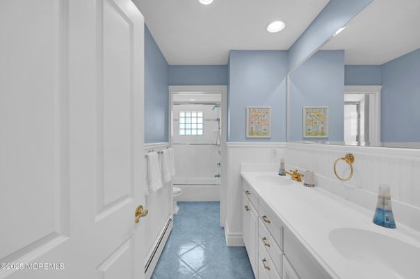 Bathroom, Dual Sink Vanities, Interior, Recessed Lighting