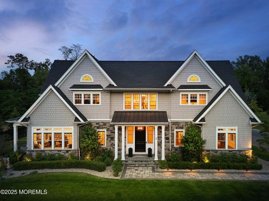 Exterior, Facade, Farmhouse