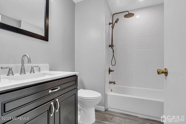 Bathroom, Interior, Recessed Lighting, Wood Texture Flooring