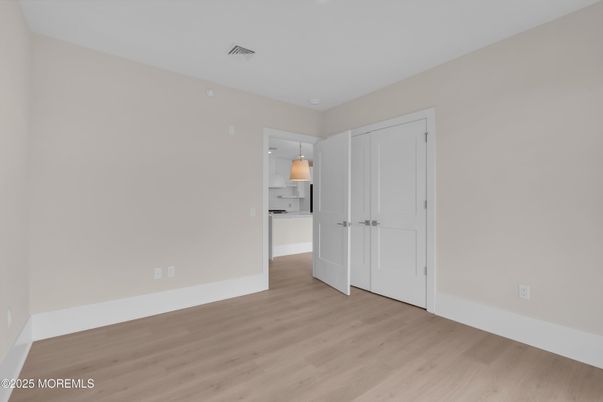 Empty room, Interior, Pendant Lights, Wood Texture Flooring