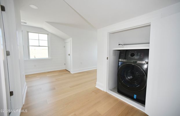 Interior, Utility Closets, Washer, Wood Texture Flooring