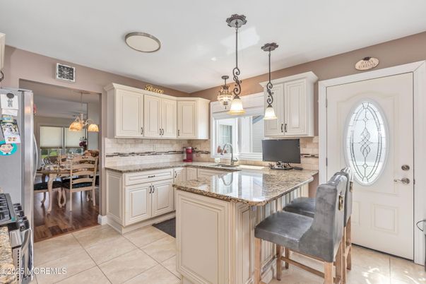 Dining room, Interior, Kitchen, Pendant Lights, Wood Texture Flooring