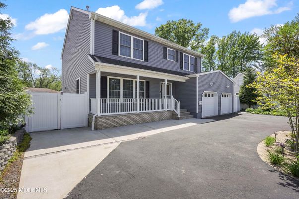 Detached Garage, Exterior