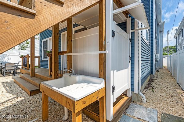 Exterior, Hot Tub