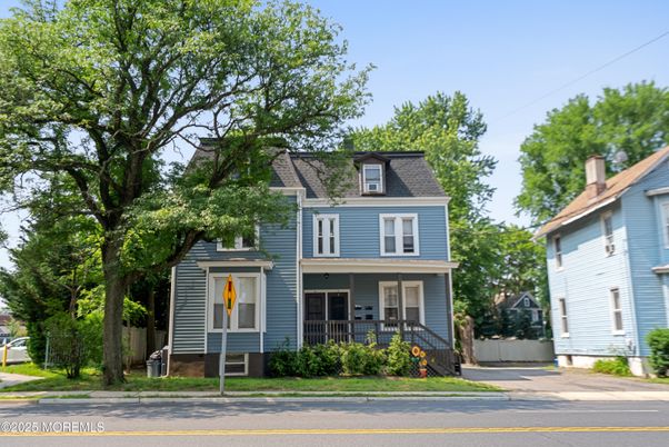 Exterior, Facade, Queen Anne Victorian